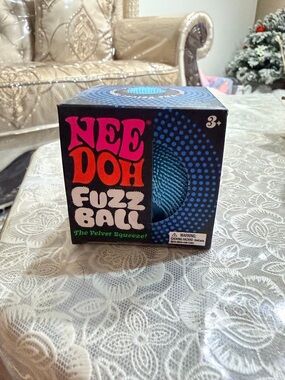 Viral NeeDoh Fuzz Ball Blue
